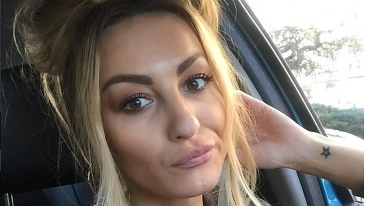 Flavia de la ”Neatza”, lady în red! ”Vecina” lui Răzvan şi Dani a întors toate privirile cu ţinuta aleasă la Premiile GOPO