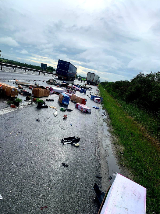 Accident mortal pe A1. Un tânăr a murit pe loc, după ce două camioane au intrat în coliziune