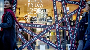 Haos de Black Friday! Americanii au luat cu asalt magazinele, direct de la masa de Ziua Recunoștinței