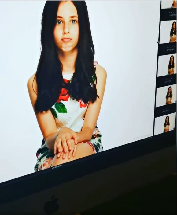Andreea Marin, melancolică după ce a văzut câteva poze de album alături de fiica ei! Violeta Bănică este din ce în ce mai frumoasă | FOTO