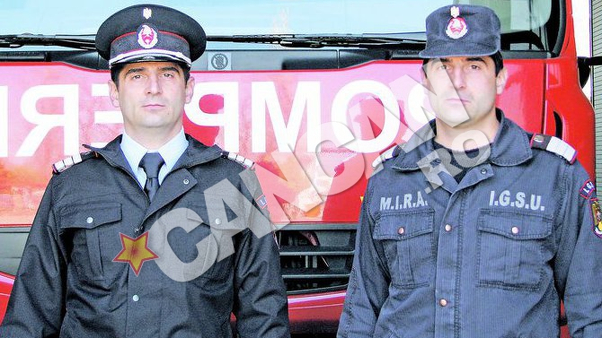 Gemenii pompieri lupta de 17 ani cu flacarile! Marius si Marian Maruneac, din Iasi, sunt impreuna si la locul de munca