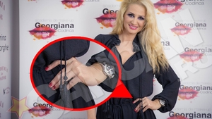 Detaliul care o da de gol pe o faimoasa cantareata de la noi!Divorteaza, nu mai e niciun dubiu!