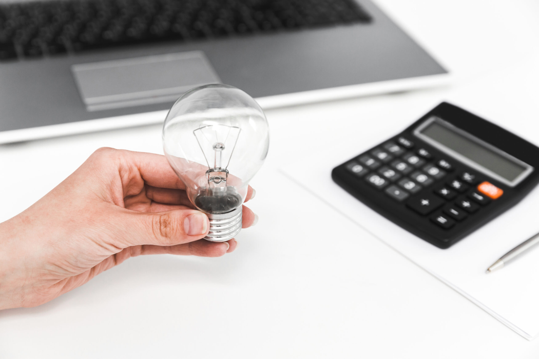 Oferta PPC pentru românii care vor facturi mai mici. Economia poate ajunge la 135 de lei lunar. Foto: Freepik