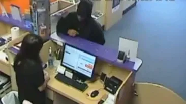 O vanzatoare din SUA a convins un hot sa plece dupa ce i-a vorbit despre Iisus VIDEO