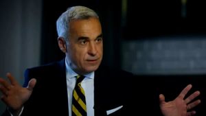 Unde s-a relaxat Călin Georgescu după ce a muncit în noroiul din Broșteni? Imaginea i-a revoltat pe internauți