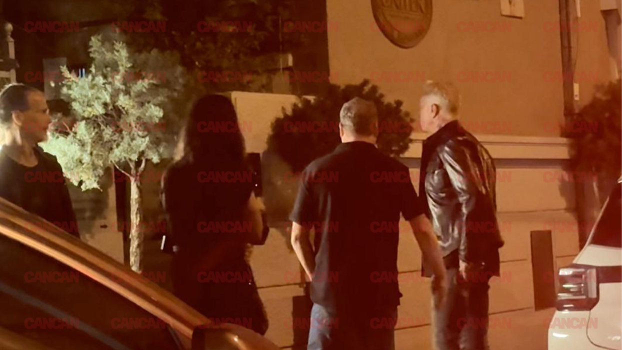 ”Țeapa” luată de James Hetfield. Clătinându-se ușor, a ieșit după 3 minute din restaurant, iar noi avem imaginile