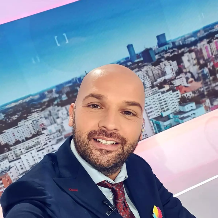 După Nea Mărin, vedeta revine la Antena Stars! (SURSA: INSTAGRAM.COM)