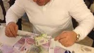 Bea sampanie cu foita de aur dar n-are dinti in gura! Motivul halucinant pentru care Nelson Mondialu nu vrea proteza dentara
