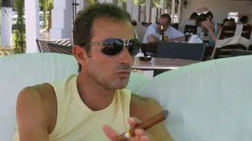 Radu Mazare pipaie fetele in club! Uite-l in plina destrabalare cu cateva domnisoare!