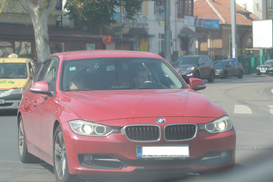 Gașca merge cu un BMW nou nouț