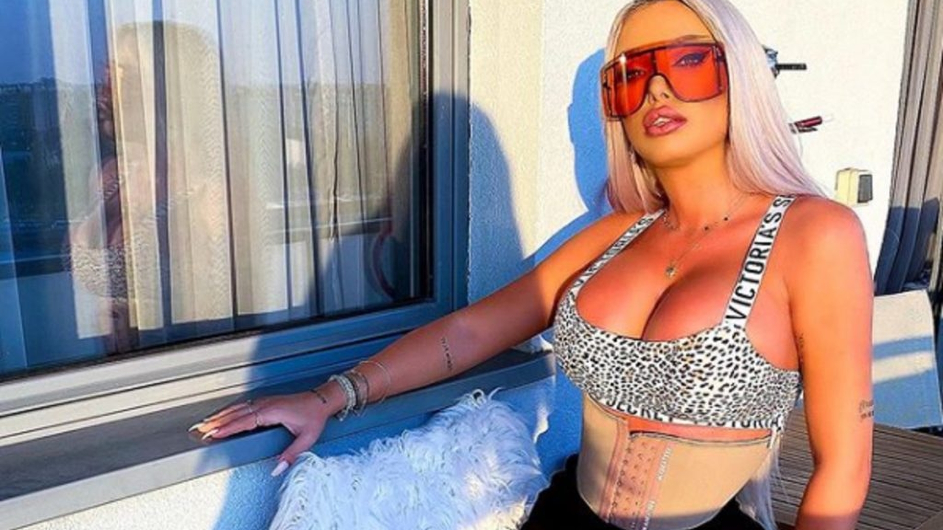 Cum s-a îmbrăcat Loredana Chivu, la botezul fiului Andreei Duță. Invitații au crezut că nu văd bine. FOTO
