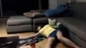 VIDEO DE INFARCT Asiatica asta i-a făcut iubitului farsa vieţii lui! A crezut că a murit, dar ce a urmat le intrece pe toate!