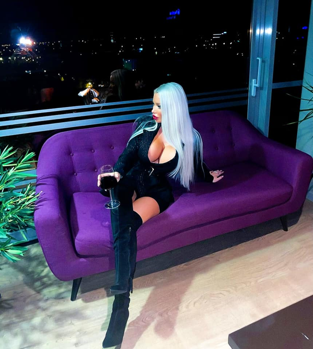 Loredana Chivu le-ar fi reproșat "colegelor" că rolul ei în escapada din Dubai nu ar fi fost apreciat la justa lui valoare