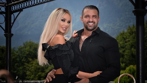 Bianca Drăguşanu a făcut anunţul mult aşteptat. Ce a împărtăşit blondina cu fanii săi: "Ne dorim să vă dăm o veste minunată..."