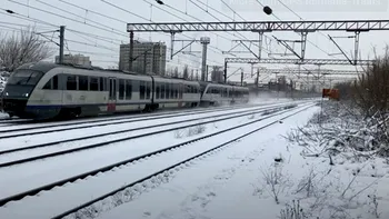 Ninsorile din România au blocat trenurile din Sinaia. Ce se întâmplă cu aeroporturile, informații de ultimă oră