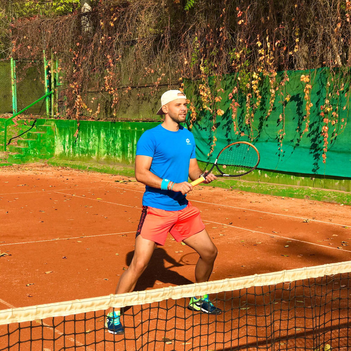 Instructorul de tenis, Van Nistor, este acuzat de tentativă de hărțuire sexuală