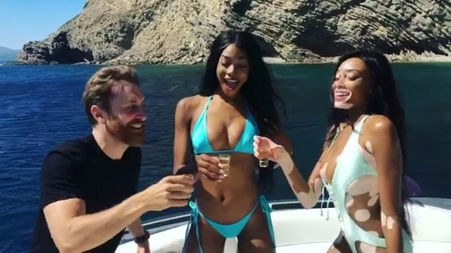 BOMBĂ! Cei mai tari jucători de la Barcelona şi Chelsea petrec în Ibiza împreună cu David Guetta