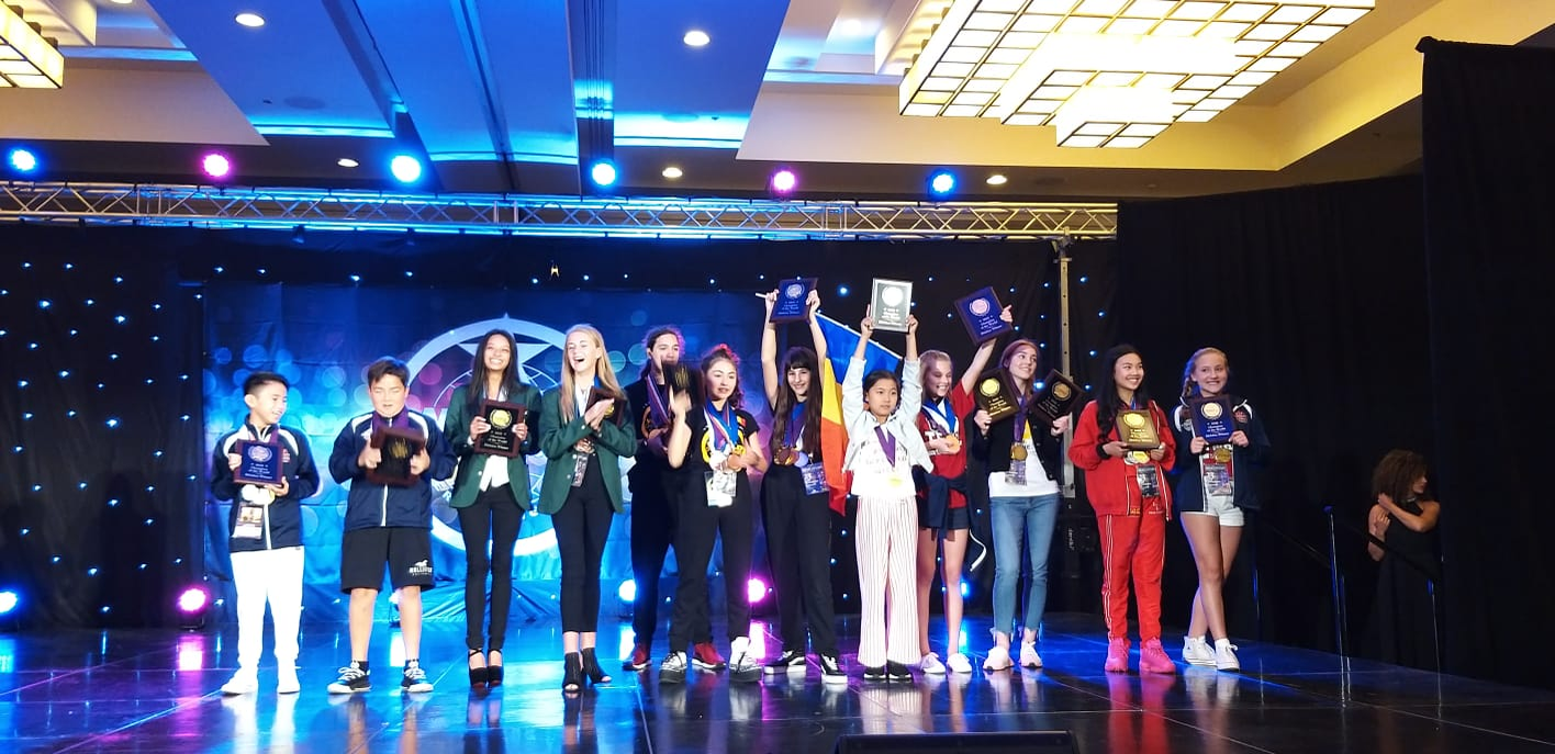 Raisandra, victorioasă la un prestigios concurs de la Hollywood: a luat Placheta de Campion Mondial pe muzică și 8 medalii