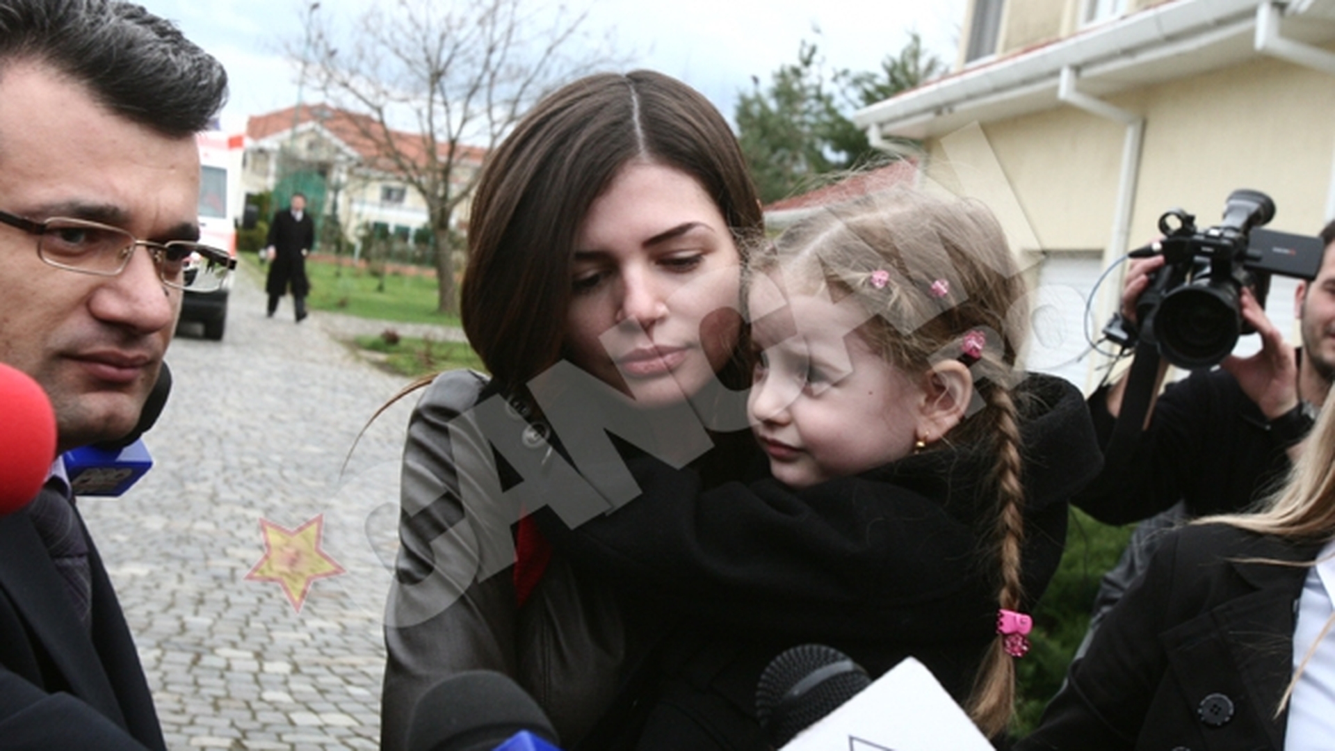 Doamna Columbeanu si-a luat in sfarsit fetita de la Izvorani
