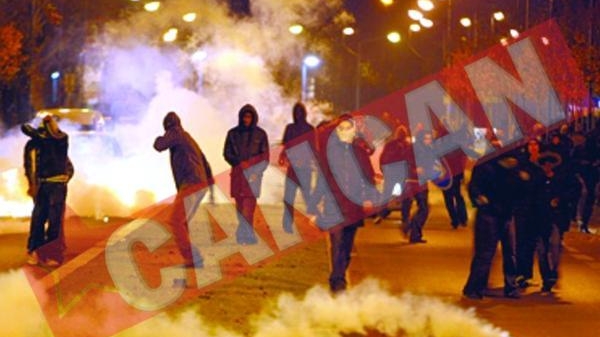 Arde Parisul