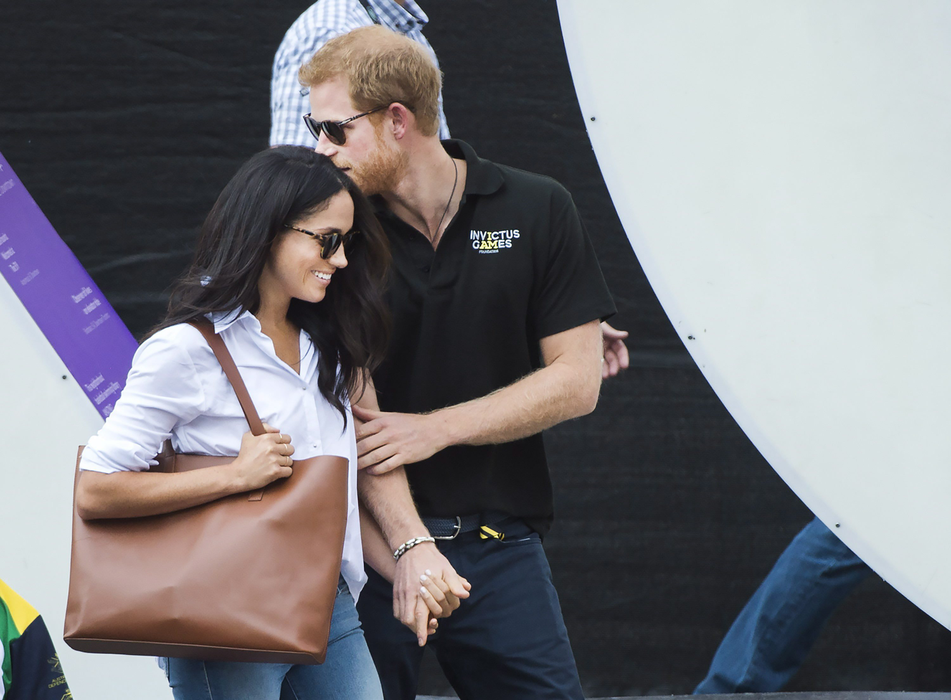 Cum arată potenţiala rochie de mireasă a lui Meghan Markle! Imaginile au fost făcute publice