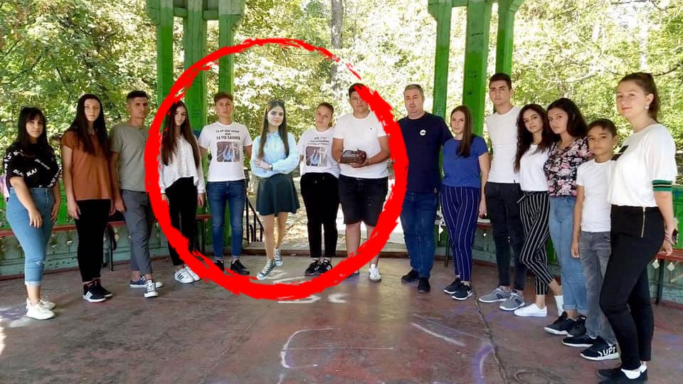 Alexandra Măceşanu a apărut duminică într-o fotografie, alături de colegii ei