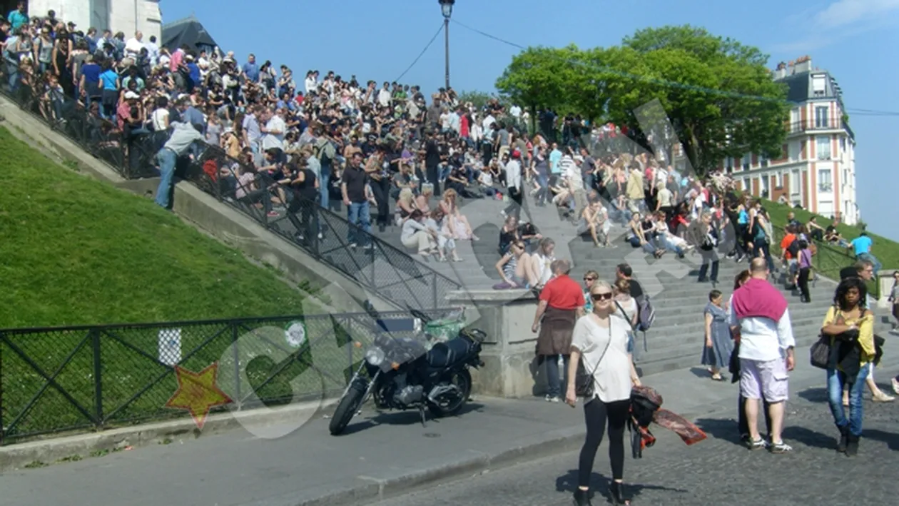 Surpriza mare pentru Jojo! Sotul i-a umplut casa cu narcise inainte sa o duca la Paris!