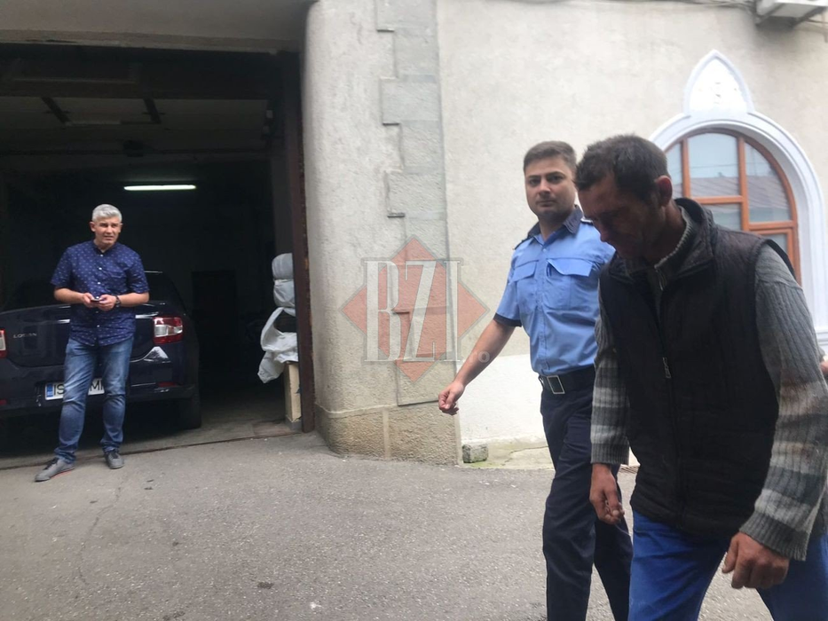 Un bărbat din Iași i-a tăiat stomacul fratelui și s-a făcut nevăzut: „Nu mai e om”