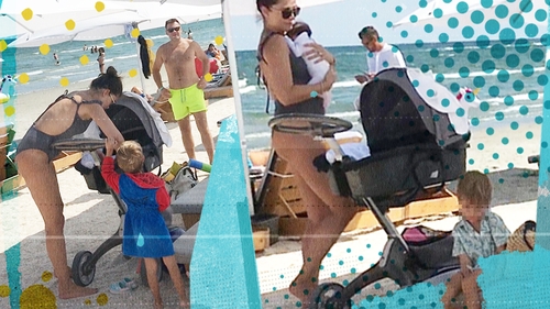 Vedeta Antenei, în costum de baie la nici o lună după ce a născut + și-a scos bebelușa la plajă