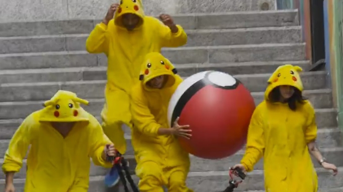VIDEO | Vrei să vânezi pokemoni? Ghinion! Monstruleţii au început să se răzbune şi să îi vâneze ei pe oameni
