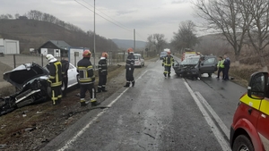 Accident grav la Cluj! Un bărbat a rămas încarcerat