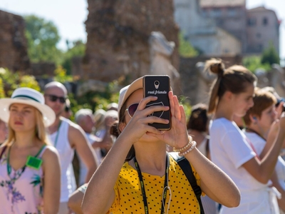 Supraturismul a ajuns și în România! Două orașe tot mai populare în rândul străinilor se confruntă cu efectele neașteptate ale aglomerației