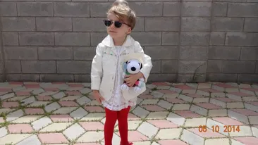 Aparitie incredibila la casa feteitei aruncate de mama sa din taxi! “Barzo imi ajunge un copil, te rog!