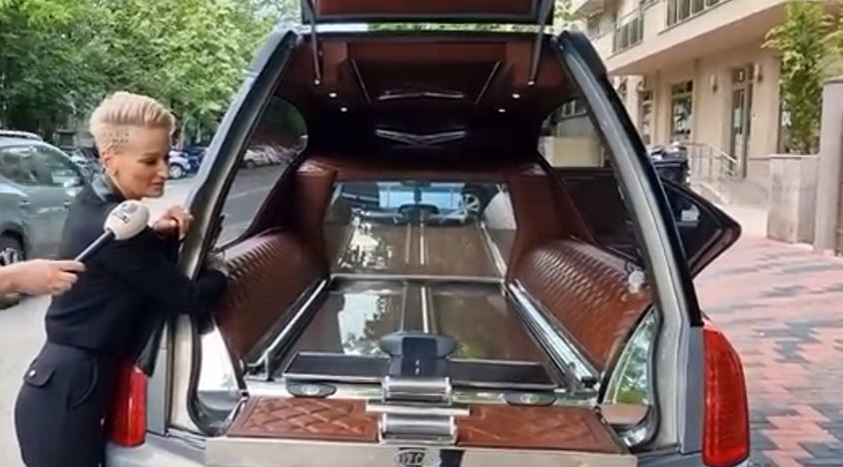 Cum arată dricul de lux în care Silviu Prigoană a fost condus pe ultimul drum. Gabriela Luțucar a dat o avere pe el
