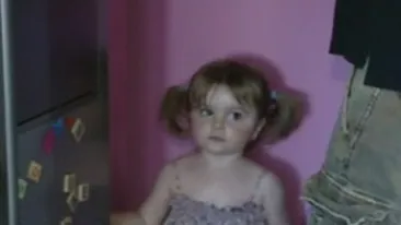 Ce frumosi sunt gemenii Briannei Caradja! Lestat Monroe le gateste in fiecare zi, iar Perry Zizzi ii invata limbi straine