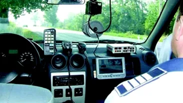 Un barbat a urmarit si abuzat doua fetite de 7 ani. Politia din Ialomita este pe urmele lui