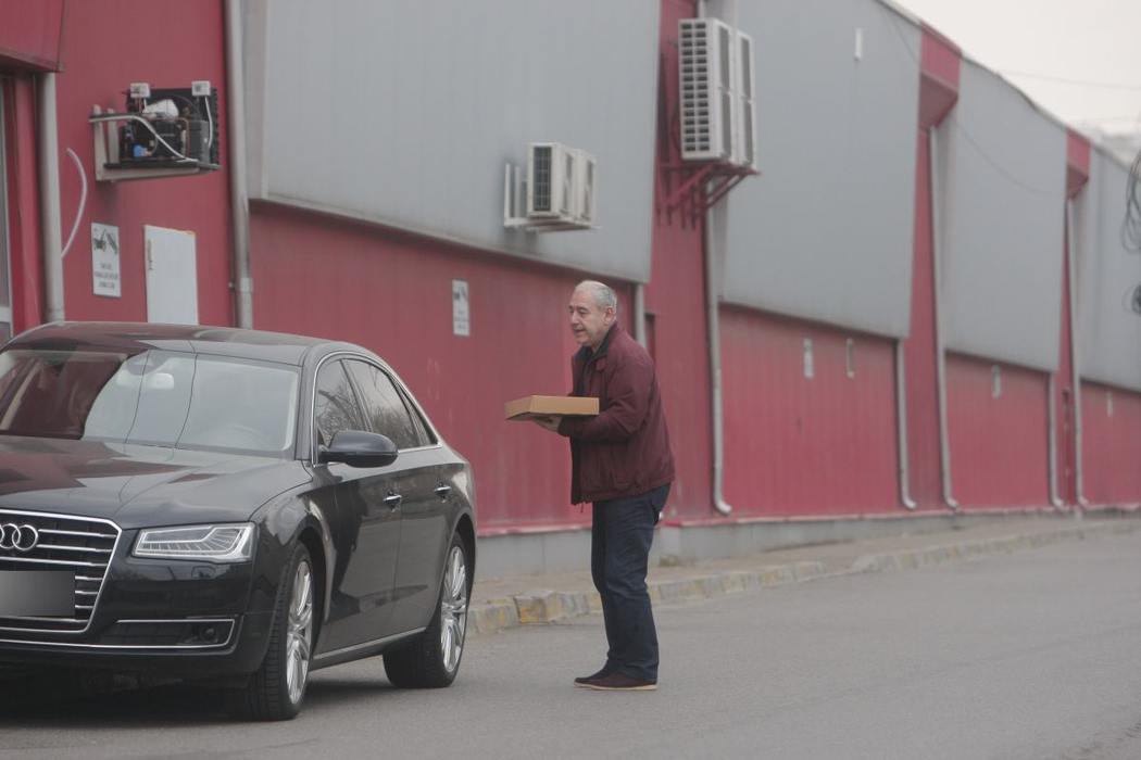 Afaceristul s-a dus la cumpărături special pentru Raluca Miu