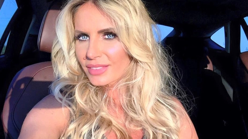 Cum arată ANDREEA BĂNICĂ şi ADDA, cu puţin timp înainte de naştere! Cine are burtica mai mare