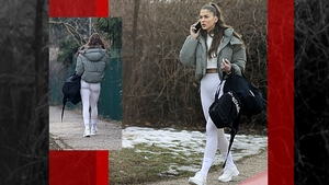 A bulversat strada cu posteriorul bombat! Cea mai sexy antrenoare de fitness a ieșit mulată toată
