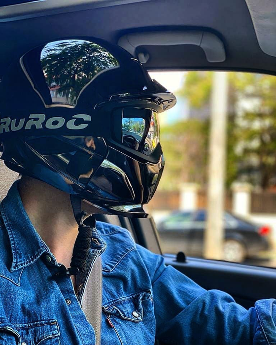 Fabulos! Cum a fost surprins Tiberiu Argint azi, în traficul din București. Iubitul Andreei Bălan s-a fotografiat în timp ce…