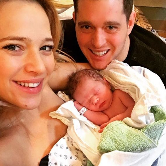 Soţia lui Michael Buble este însărcinată! Unul dintre copiii cuplului suferă de cancer
