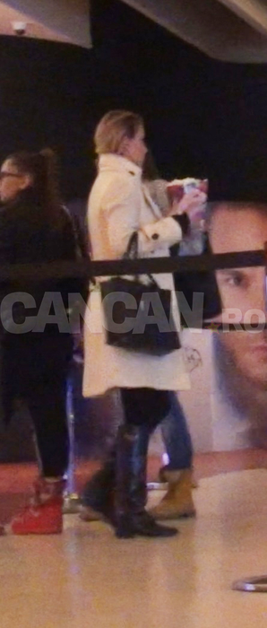 Secretarul de stat & soţia au fost la… Cum l-am filmat pe un membru al Guvernului în timp ce colegii dezbăteau ”graţierea”