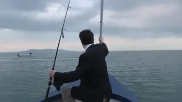 Filma un documentar cand i-a aparut asta langa barca. Era sa fac infarct. Am ramas marcat pe viata. Sa fie posibil?