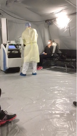 O româncă din Italia a filmat cum se face testul pentru coronavirus. Prin ce trec, de fapt, oamenii! VIDEO EXCLUSIV