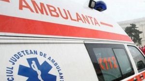 Microbuz cu pelerini care mergeau la Sfânta Parascheva, implicat într-un accident grav