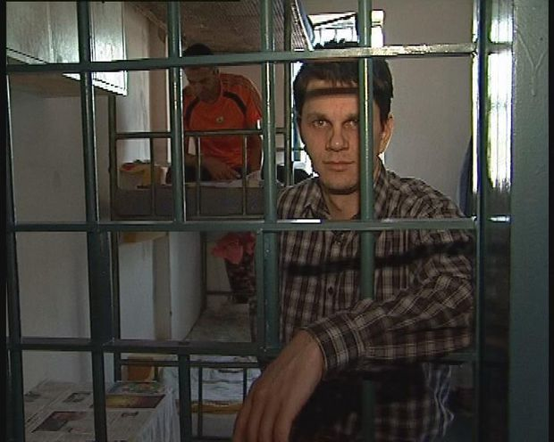 Laurenţiu Cotea a executat doi poliţişti, pe stradă, cu mitraliera