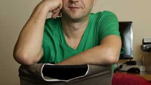Andi Moisescu are o colectie impresionanta de tricouri personalizate: "Mesajele reprezinta Romania, in toata splendoarea ei"