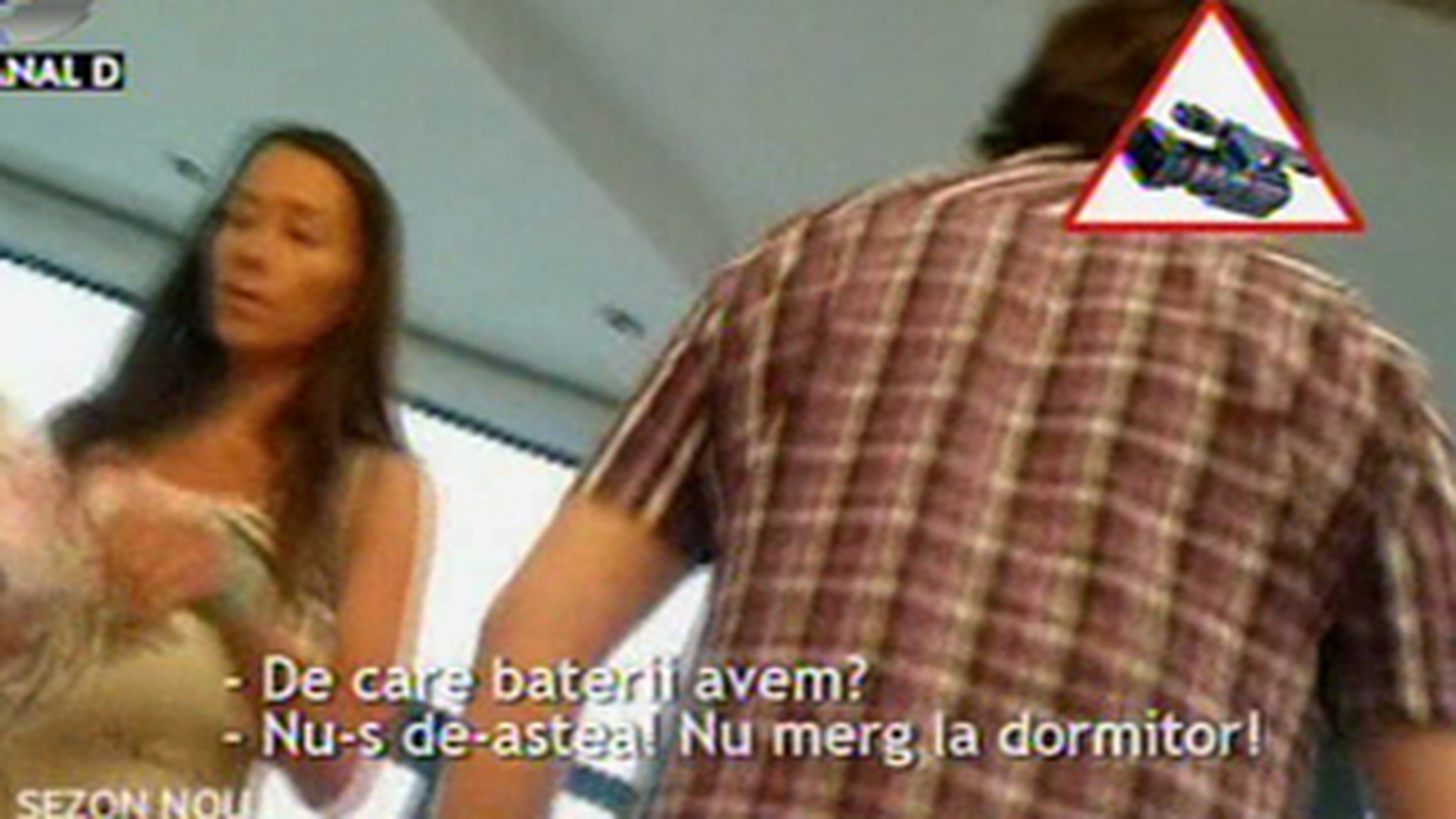 VIDEO Petru Mircea a renuntat la blonda si acum umbla cu o satena sexy! Uite-i ca doi indragostiti, la cumparaturi!