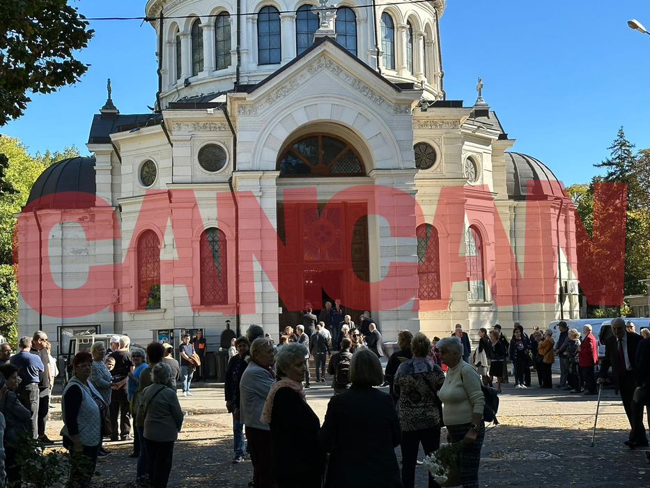 Cum arată locul de veci al maestrului Alexandru Arşinel. Ce scrie pe crucea regretatului actor