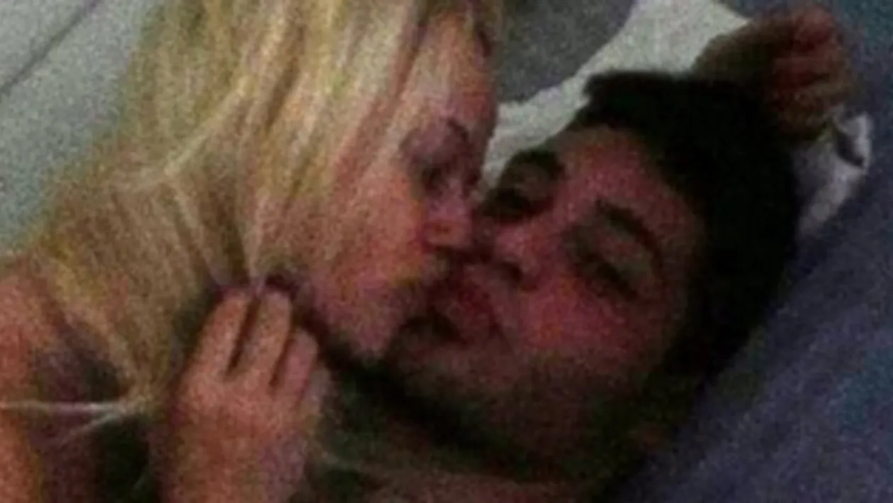 Ce bine arata soacra Andei Adam! Mama lui Catalin Tira adora sa se pozeze in ipostaze sexy, la fel ca si artista